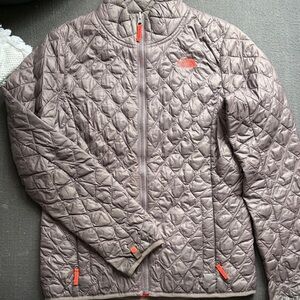The North Face Women's Quilted Puffer Jacket - Taupe with Orange Accents